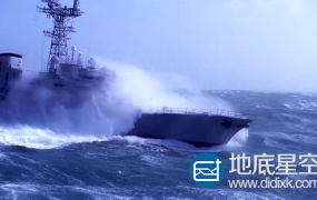 视频素材:大气磅礴的军舰海上霸气航行激起海浪实拍视频