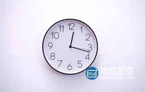 视频素材-实拍墙上钟表走动特写时钟4K视频