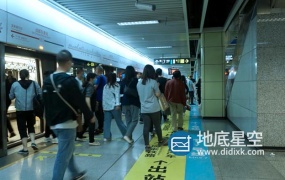 视频素材-实拍城市地铁人流延时