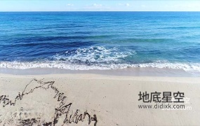 视频素材-航拍海滩海浪冲击到岸边视频