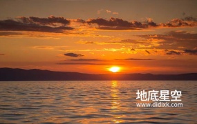 视频素材-从海上看到的壮丽日落云层变化