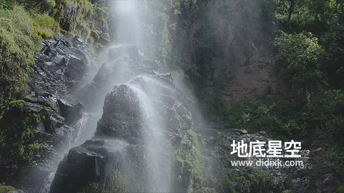 视频素材-温带森林中的小石头瀑布